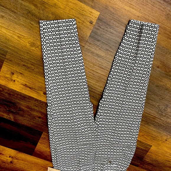 Black and white plus size pants - Picture 2 of 5